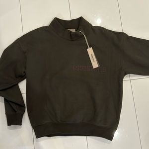 essentials sweatshirt size M